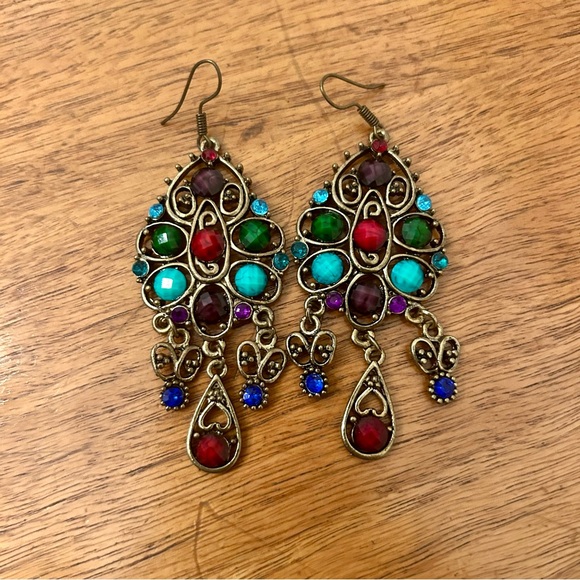 Set of Earrings - Picture 6 of 7